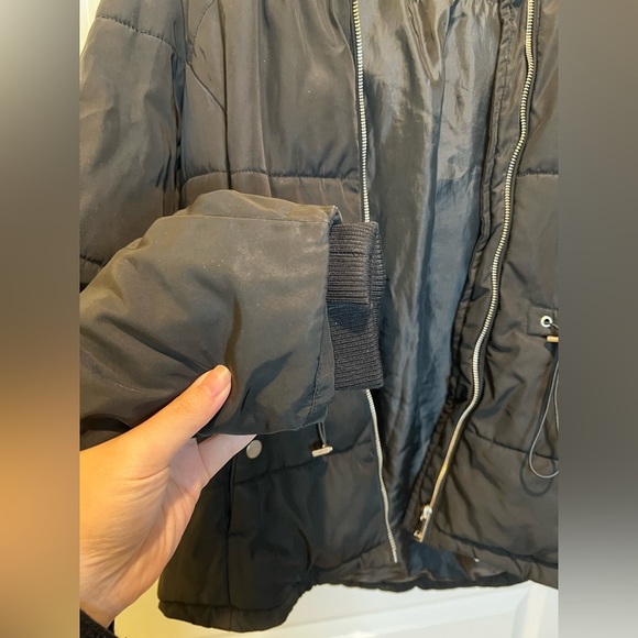 H&M Women’s Black Puffer (ish) Jacket Size Small - Picture 10 of 13